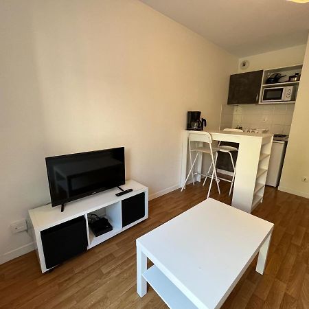 Acajou, Studio Avec Terrasse Et Parking Prive Caen Ngoại thất bức ảnh