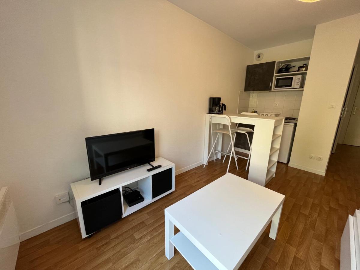 Acajou, Studio Avec Terrasse Et Parking Prive Caen Ngoại thất bức ảnh