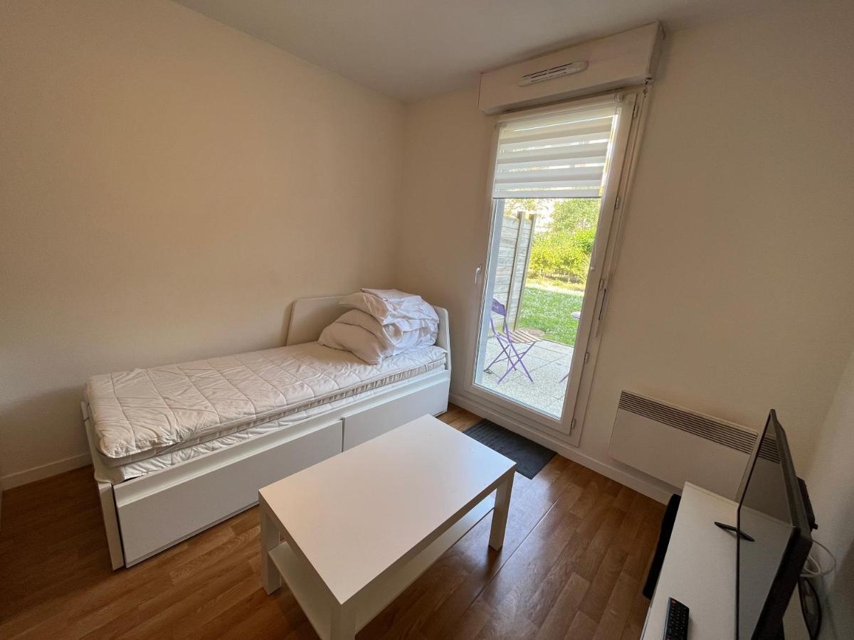 Acajou, Studio Avec Terrasse Et Parking Prive Caen Ngoại thất bức ảnh